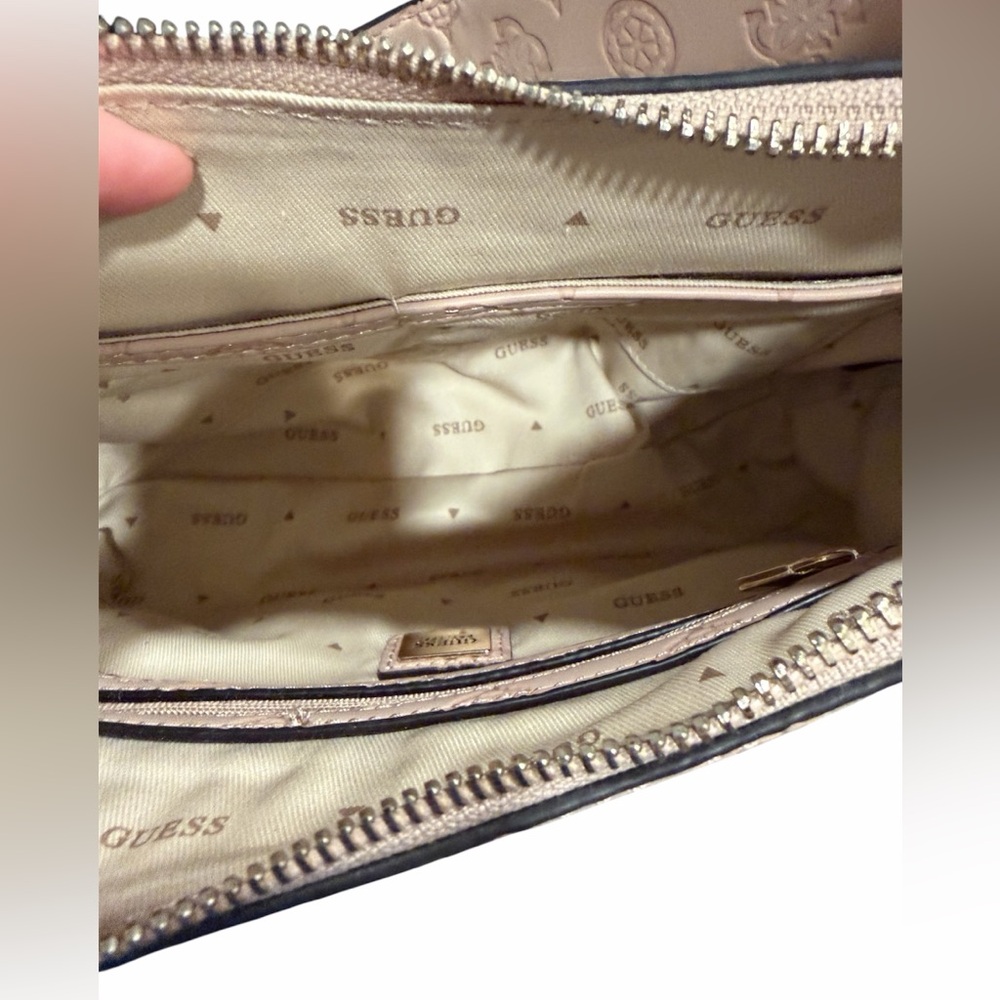 NWT GUESS Sirrah Top Zip Shoulder Bag👜 - Picture 7 of 8